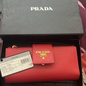 Prada Wallet/Wristke Saffiano Metal